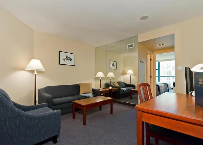 Rosedale On Robson Suite Hotel